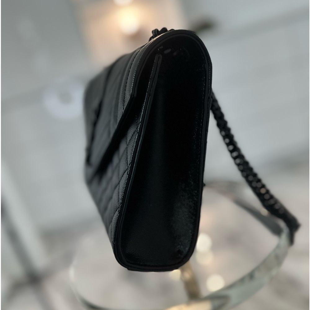 🌟SOLD🌟 NWT YSL Triquilt Black Envelope Bag - Picture 5 of 13